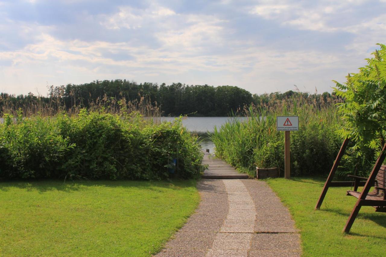 Moderne Und Helle Ferienwohnung Am Ploener See Bosau Exterior photo